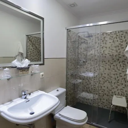 Hotel Linares *