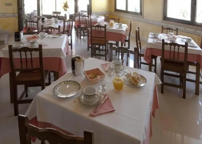 酒店 Linares 博伊奥